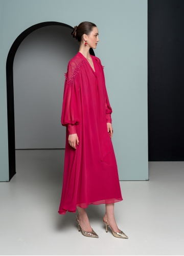 The model of the evening dress 0903